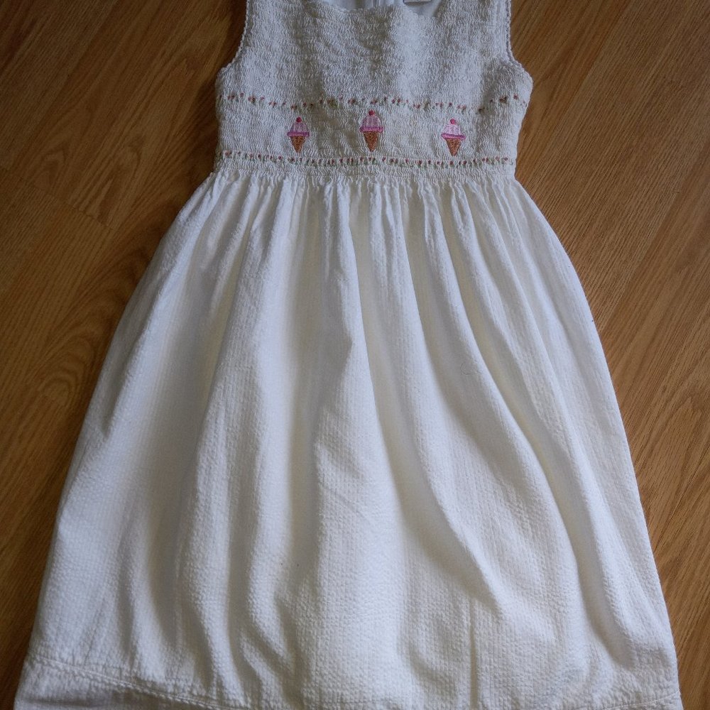 Vintage 'Greendog' Girls Size 8 Smocked White Dress